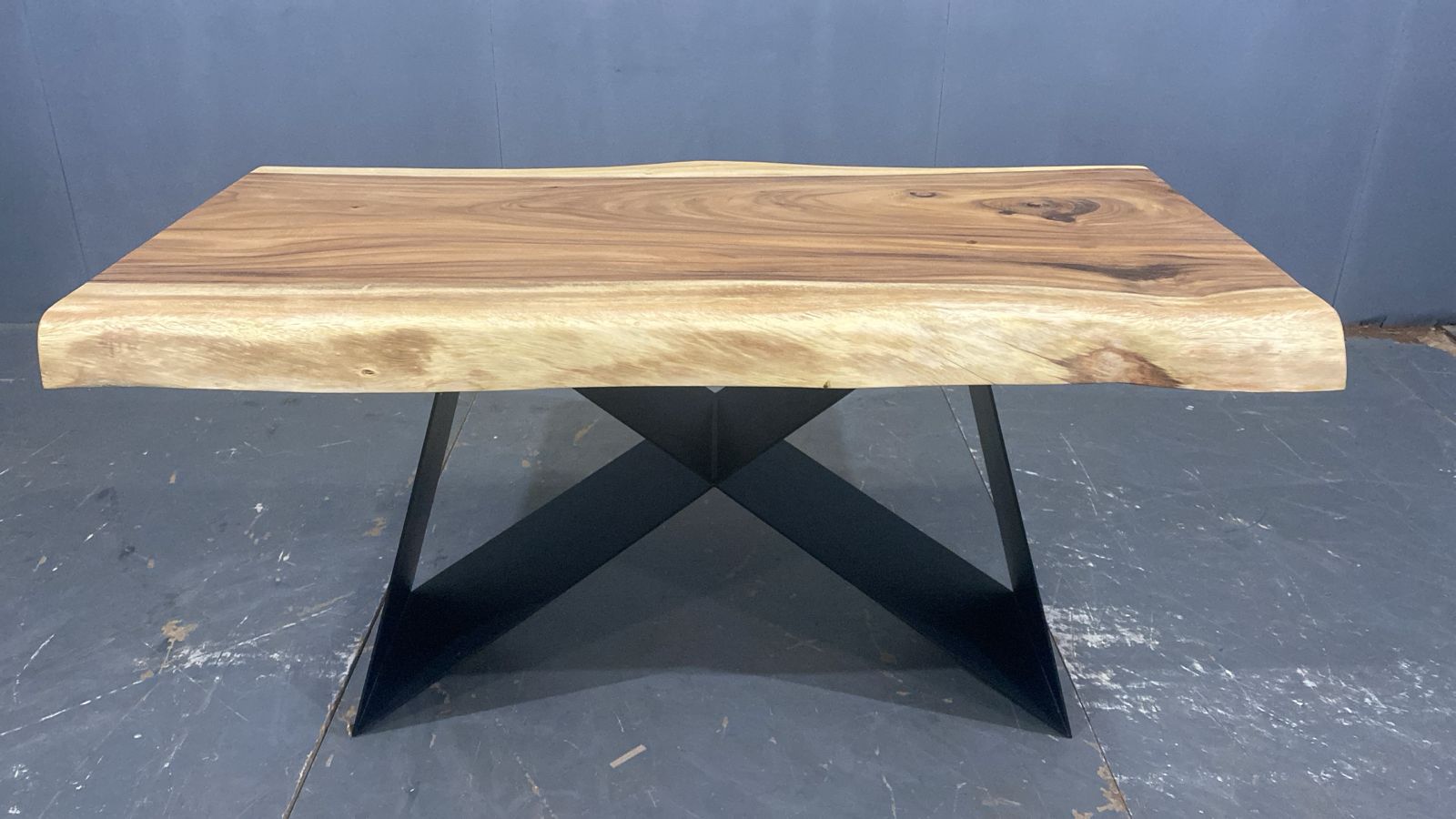 LIVE EDGE TABLES