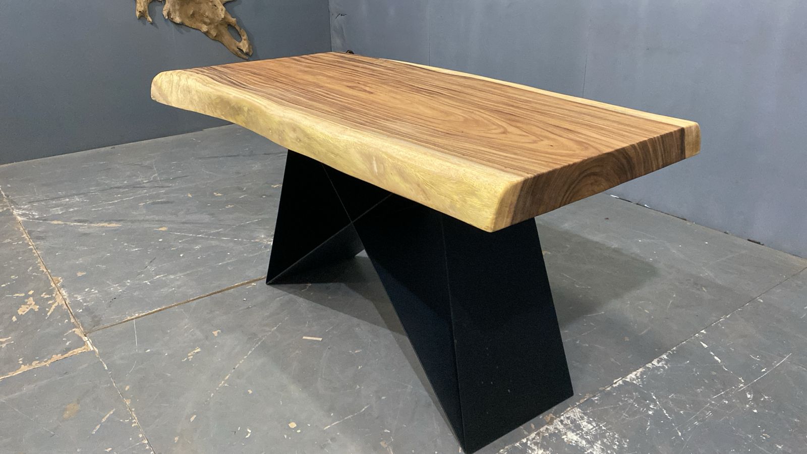 LIVE EDGE TABLES
