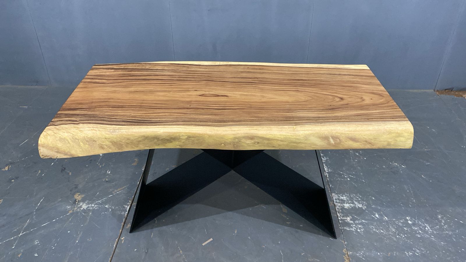 LIVE EDGE TABLES