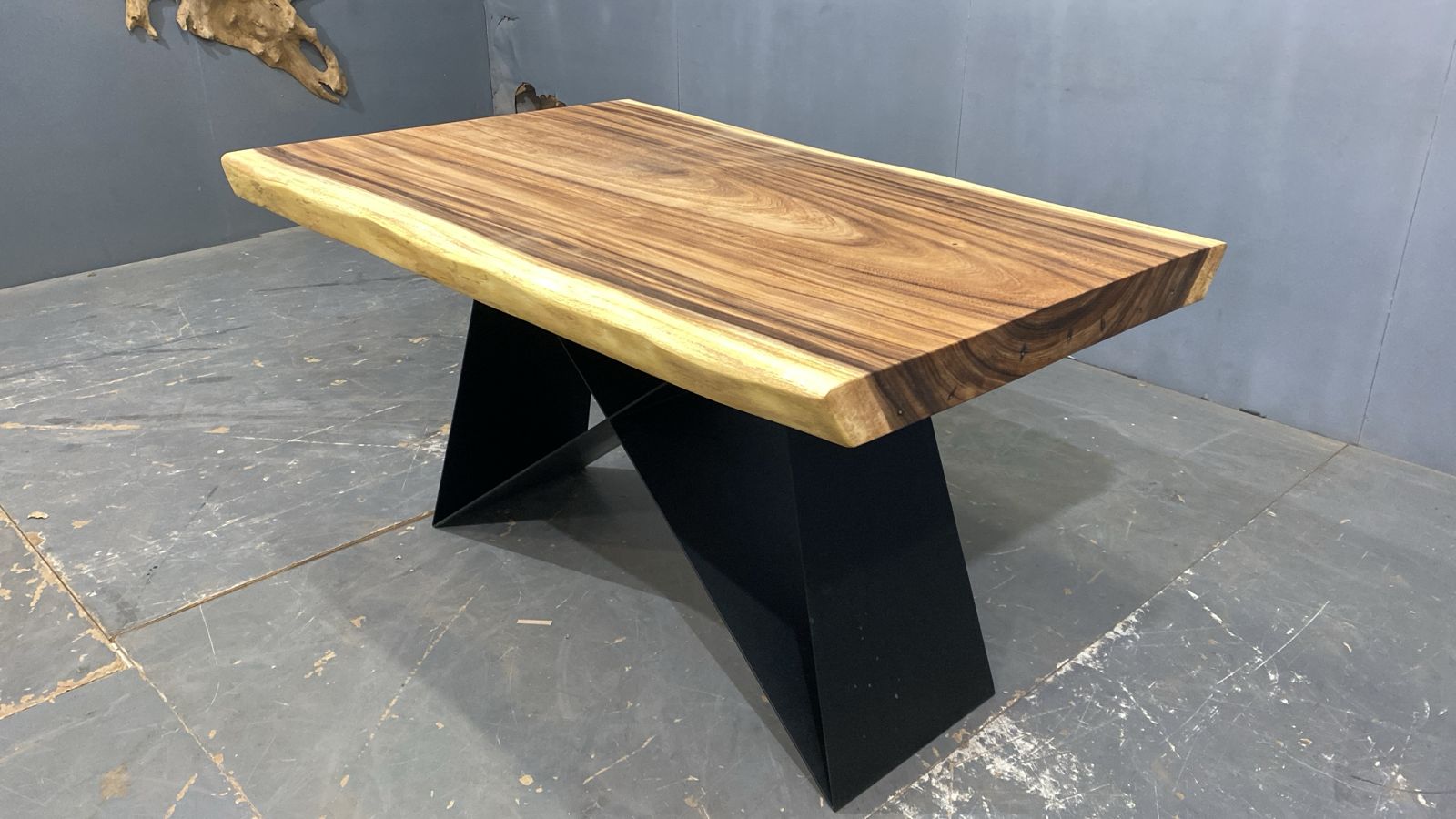 LIVE EDGE TABLES