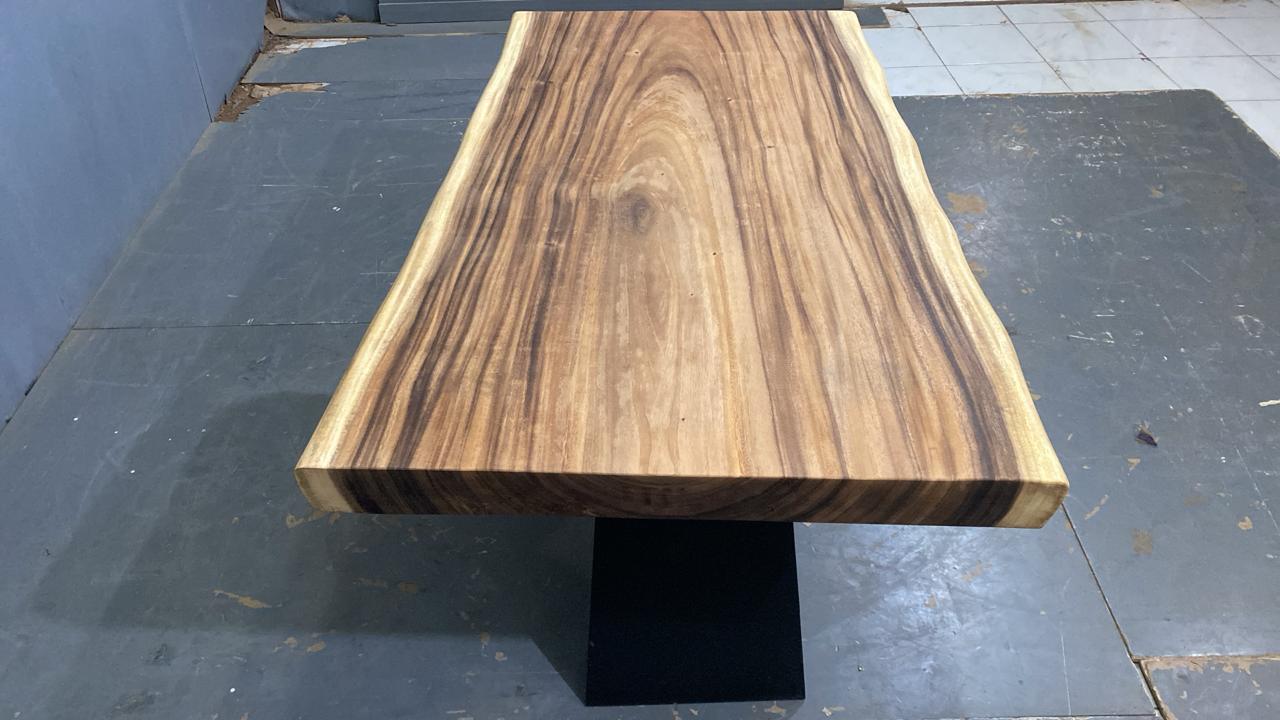 LIVE EDGE TABLES
