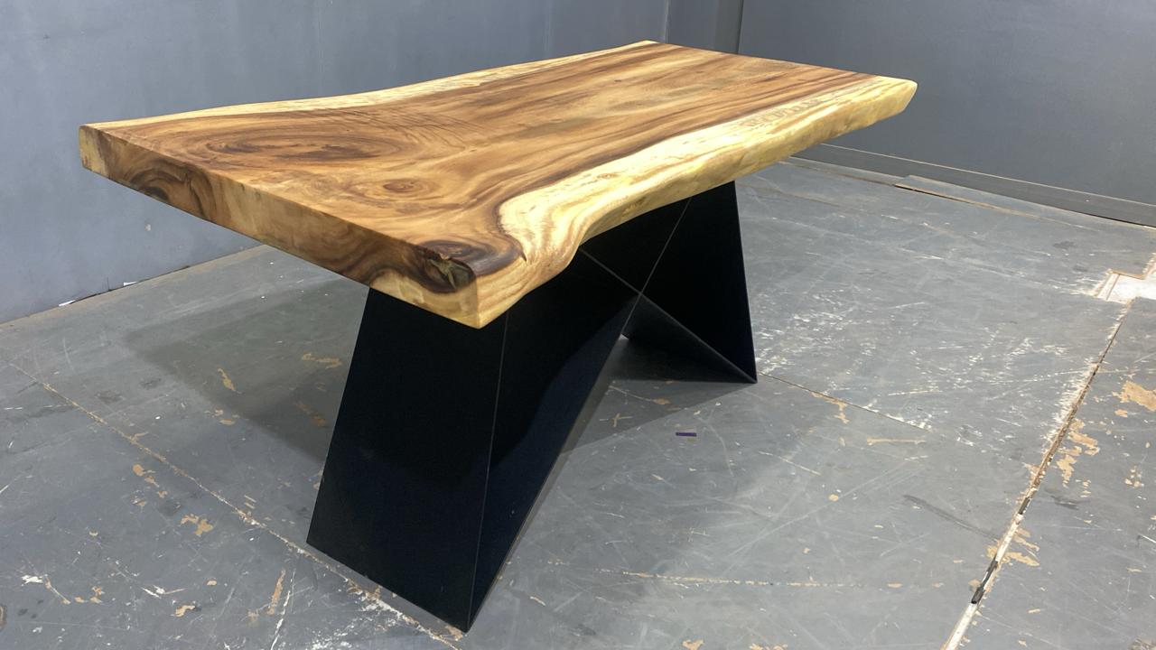 LIVE EDGE TABLES