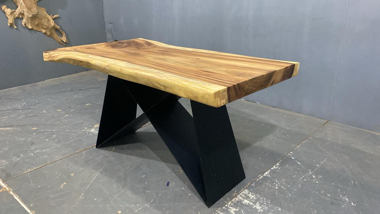 LIVE EDGE TABLES