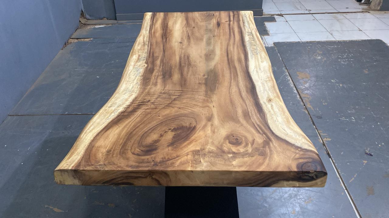LIVE EDGE TABLES