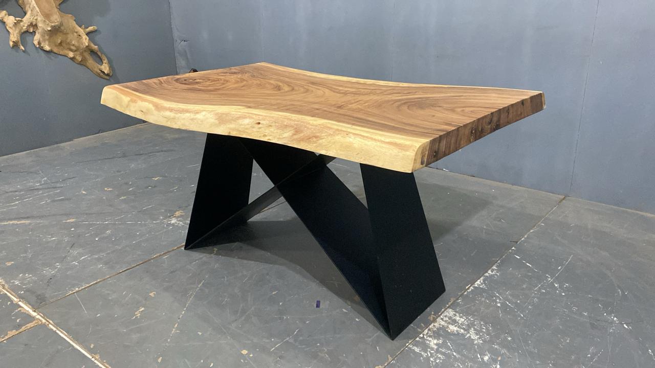 LIVE EDGE TABLES
