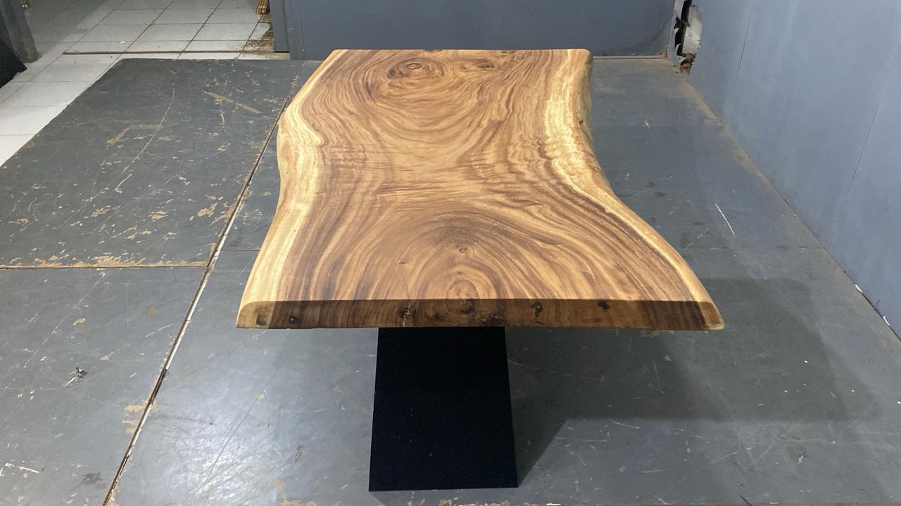 LIVE EDGE TABLES