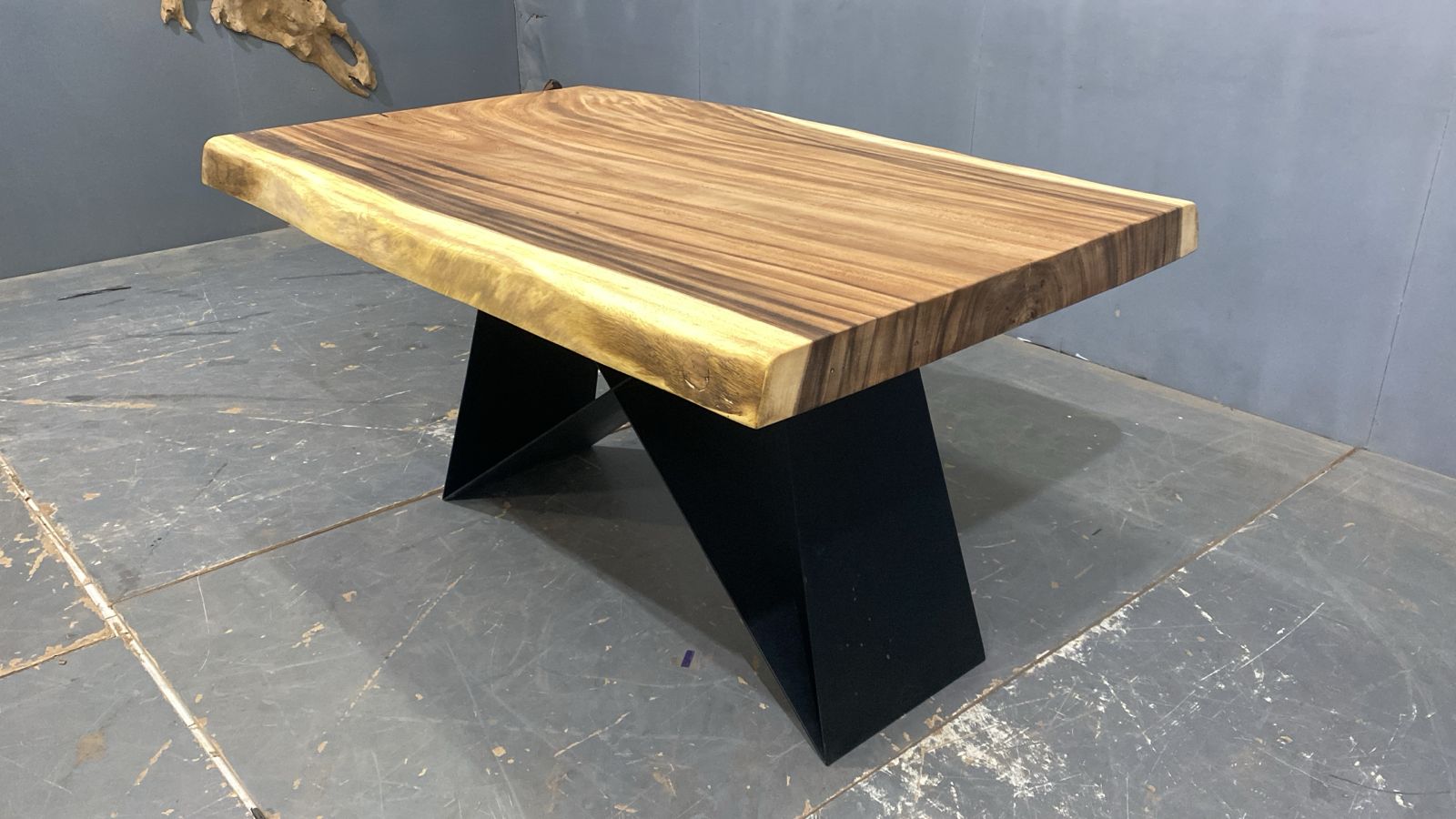 LIVE EDGE TABLES