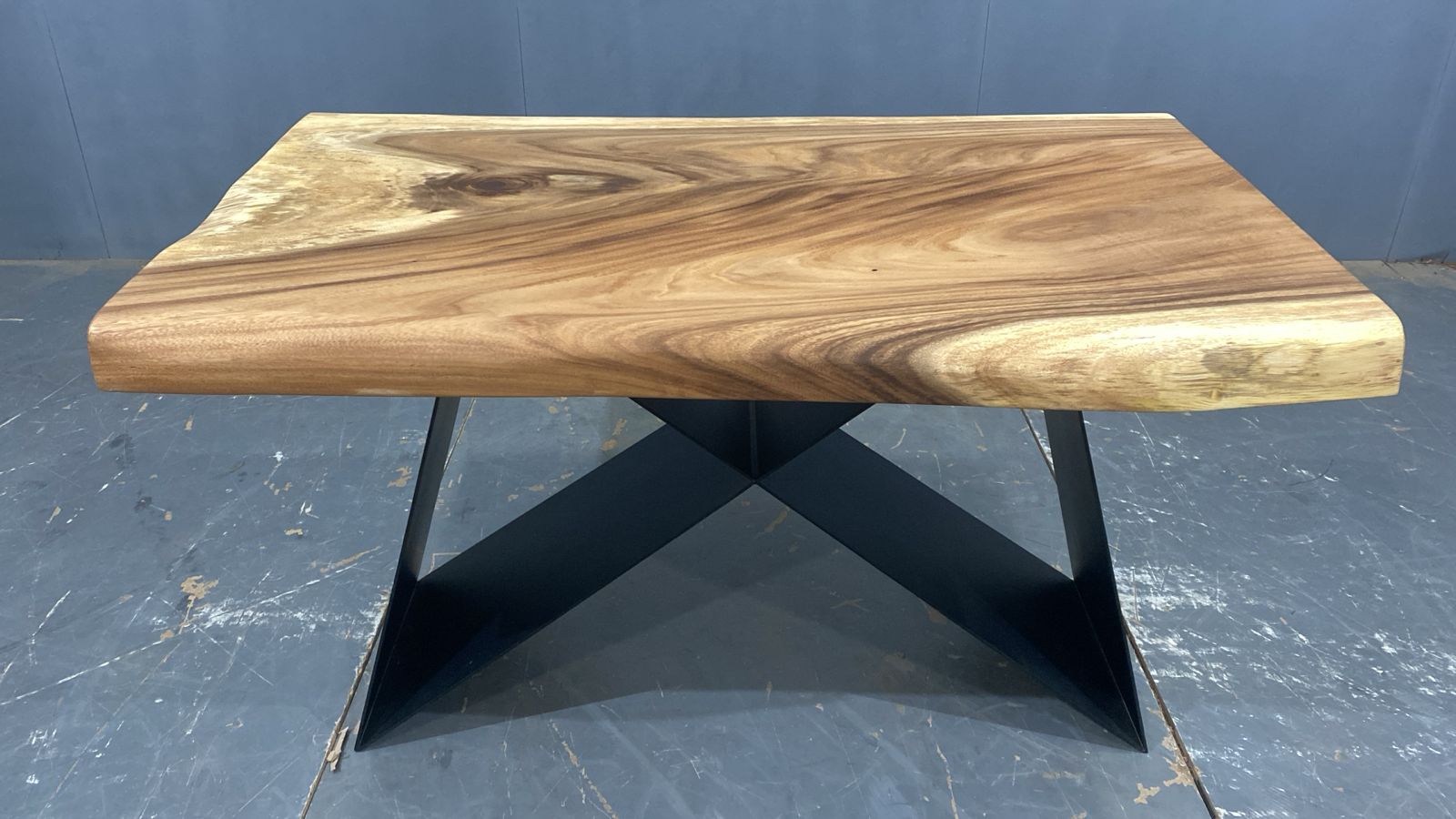 LIVE EDGE TABLES