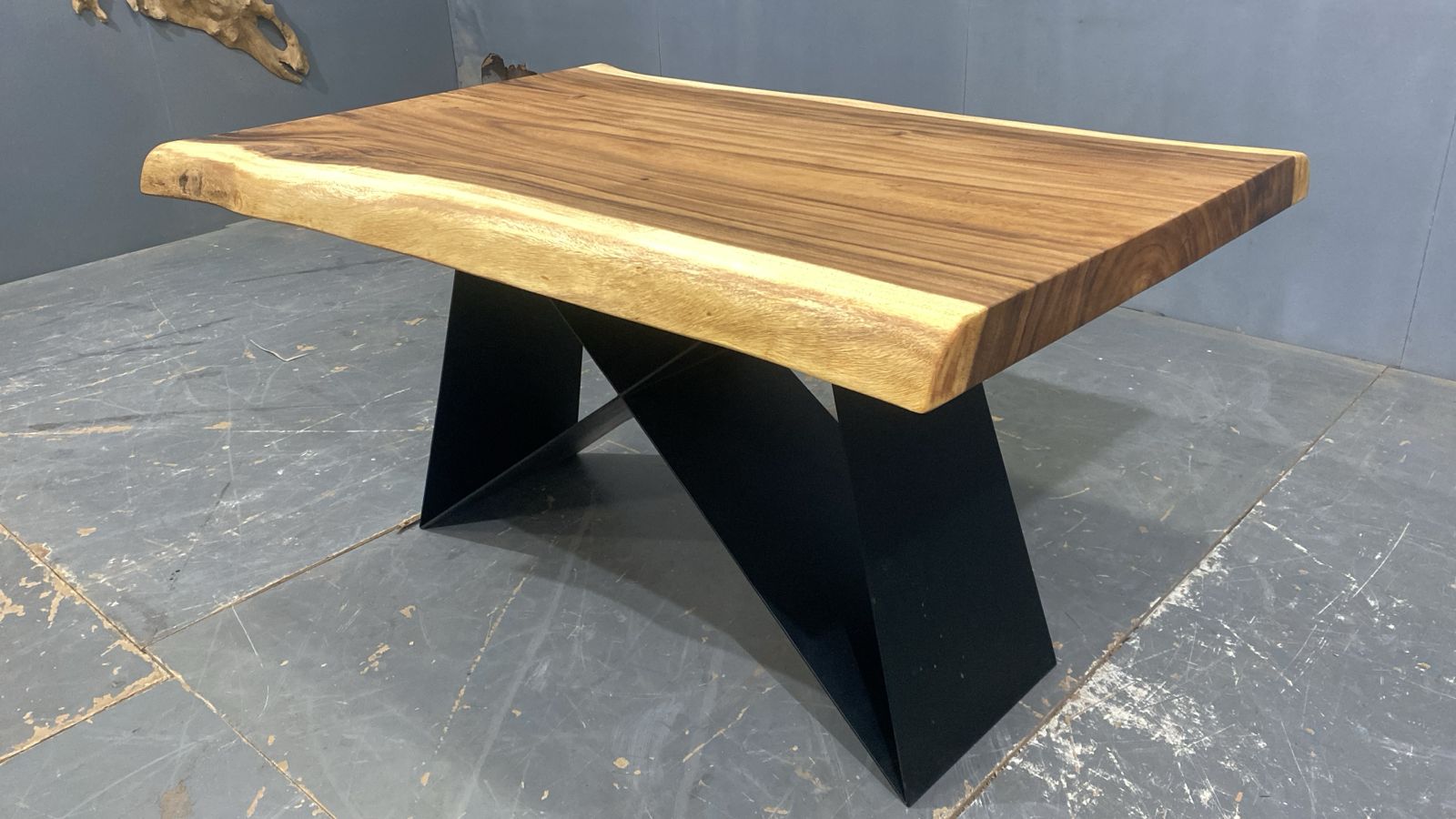 LIVE EDGE TABLES