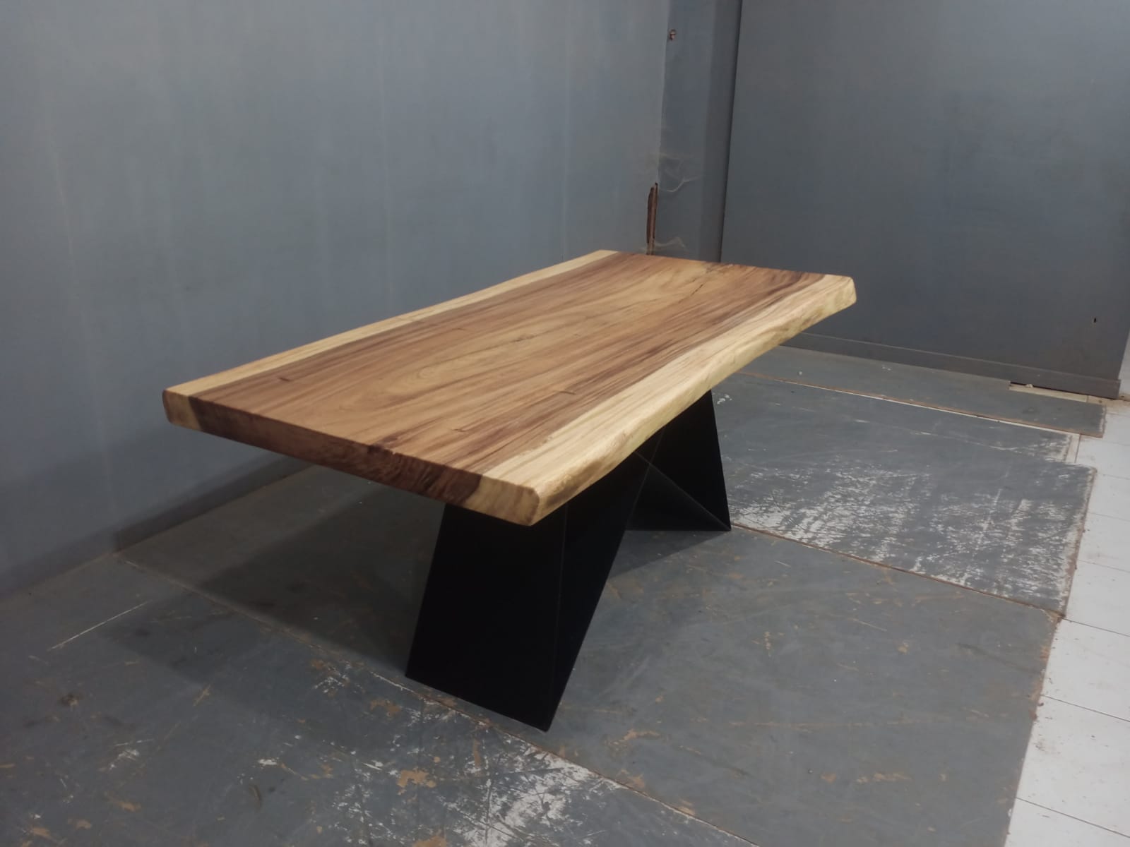 Live Edge Tables