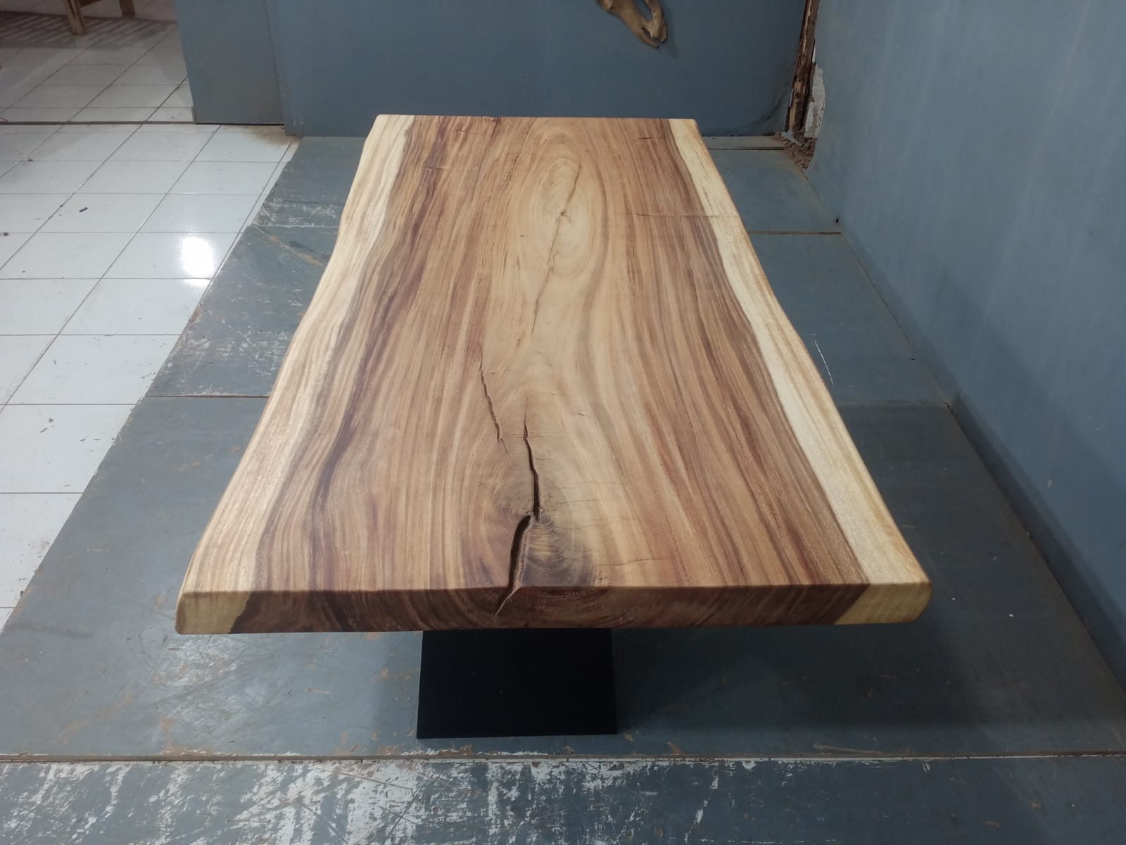 Live Edge Tables