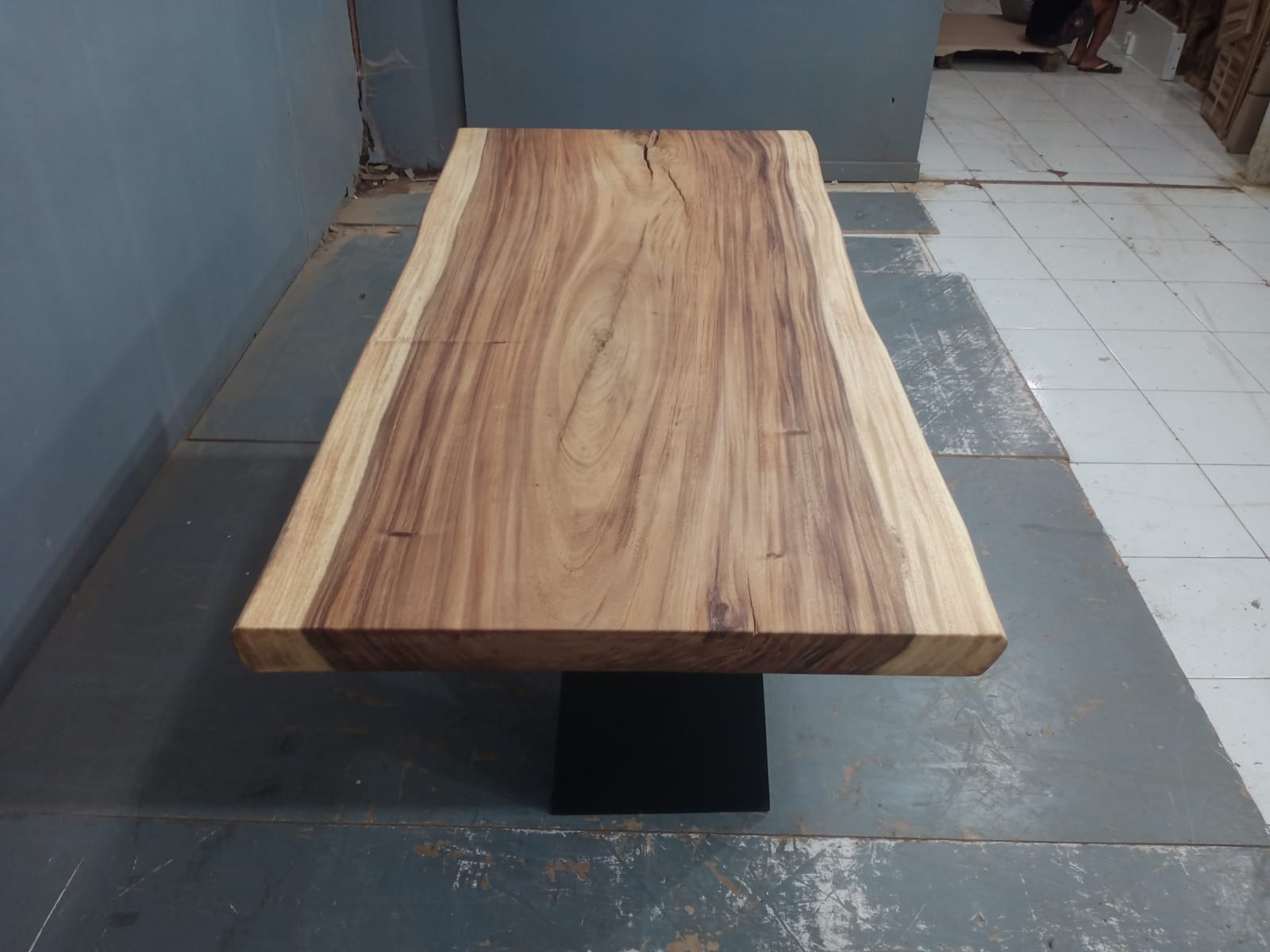 Live Edge Tables