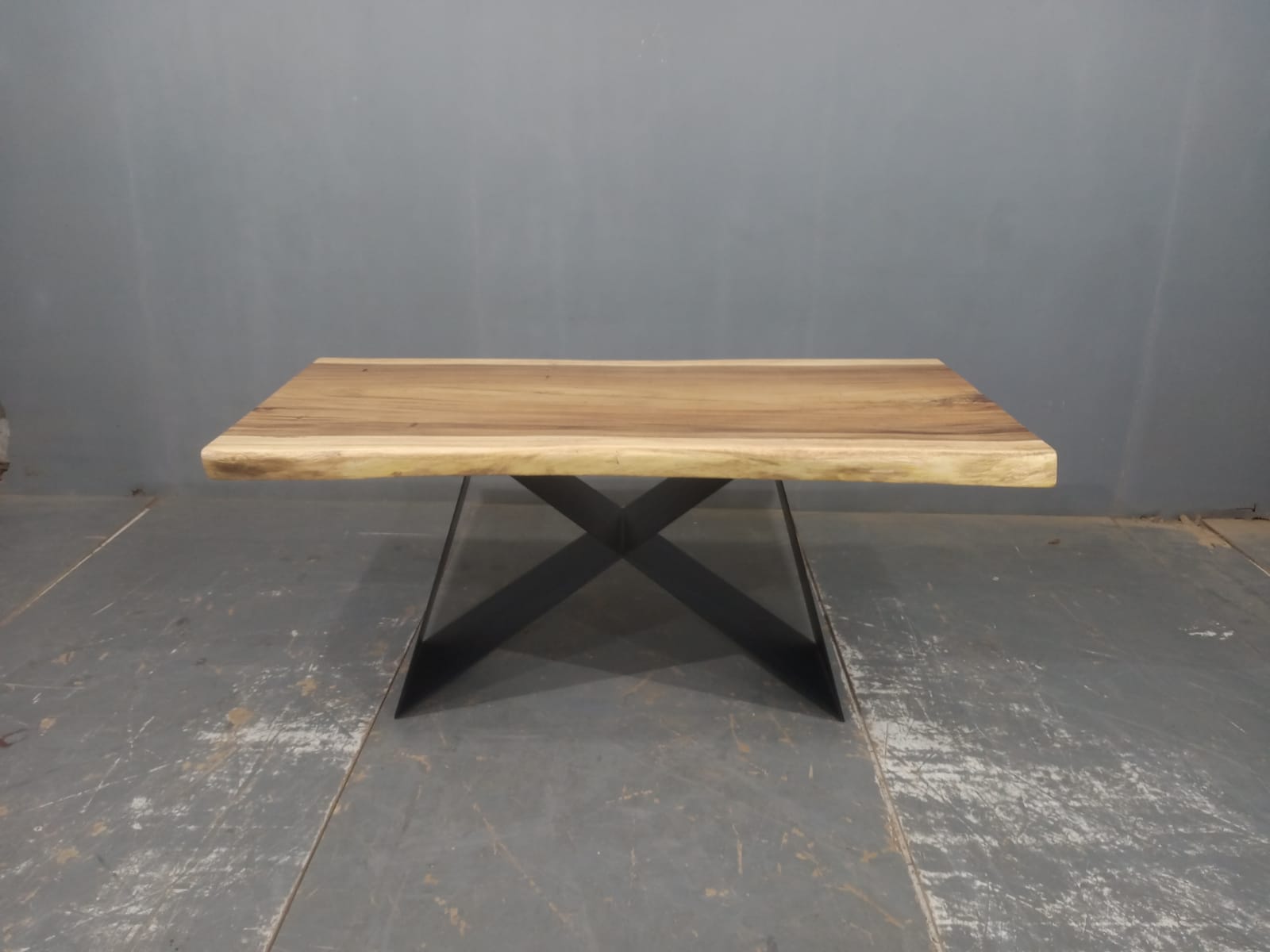 LIVE EDGE TABLES