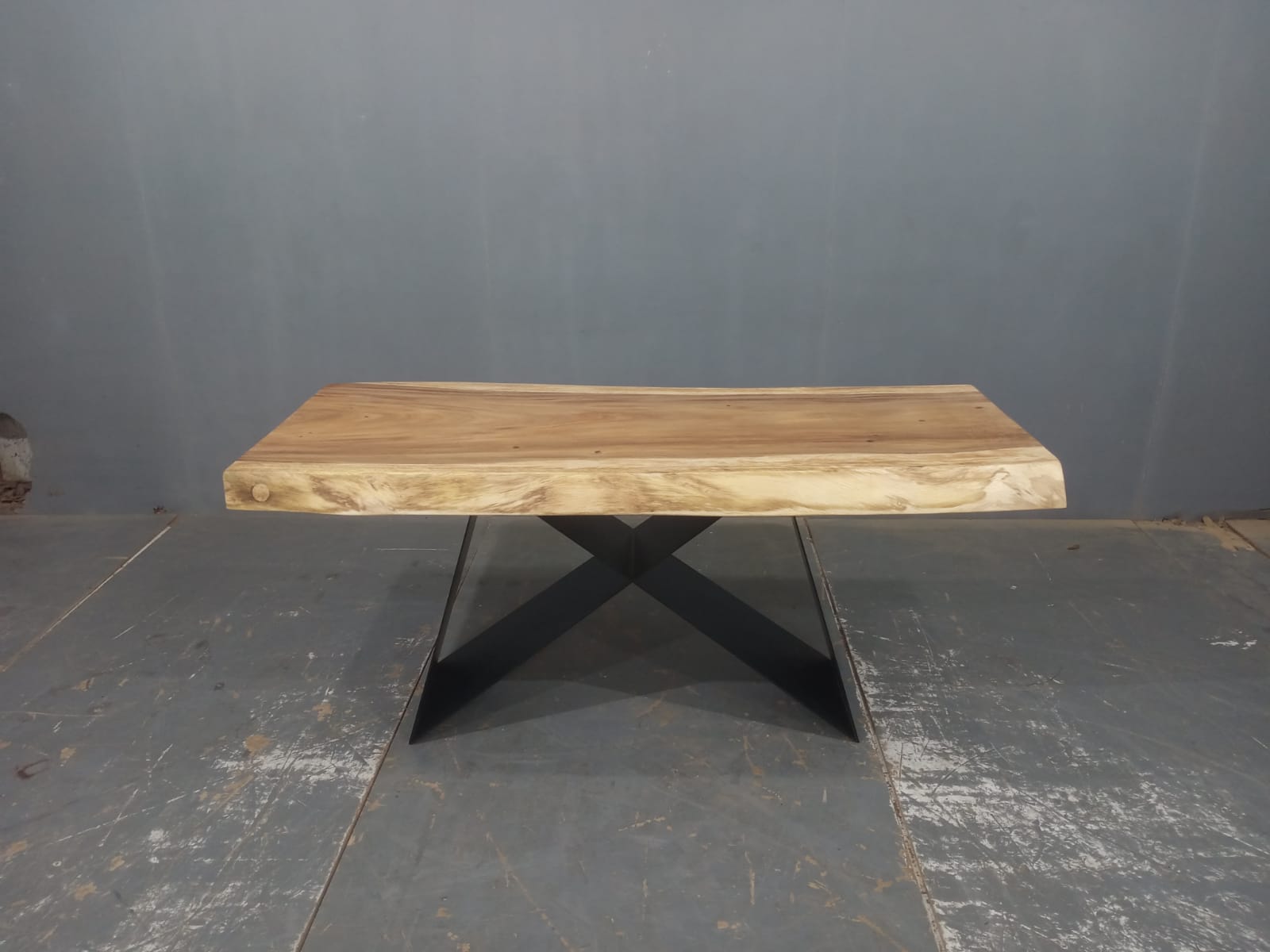 LIVE EDGE TABLES