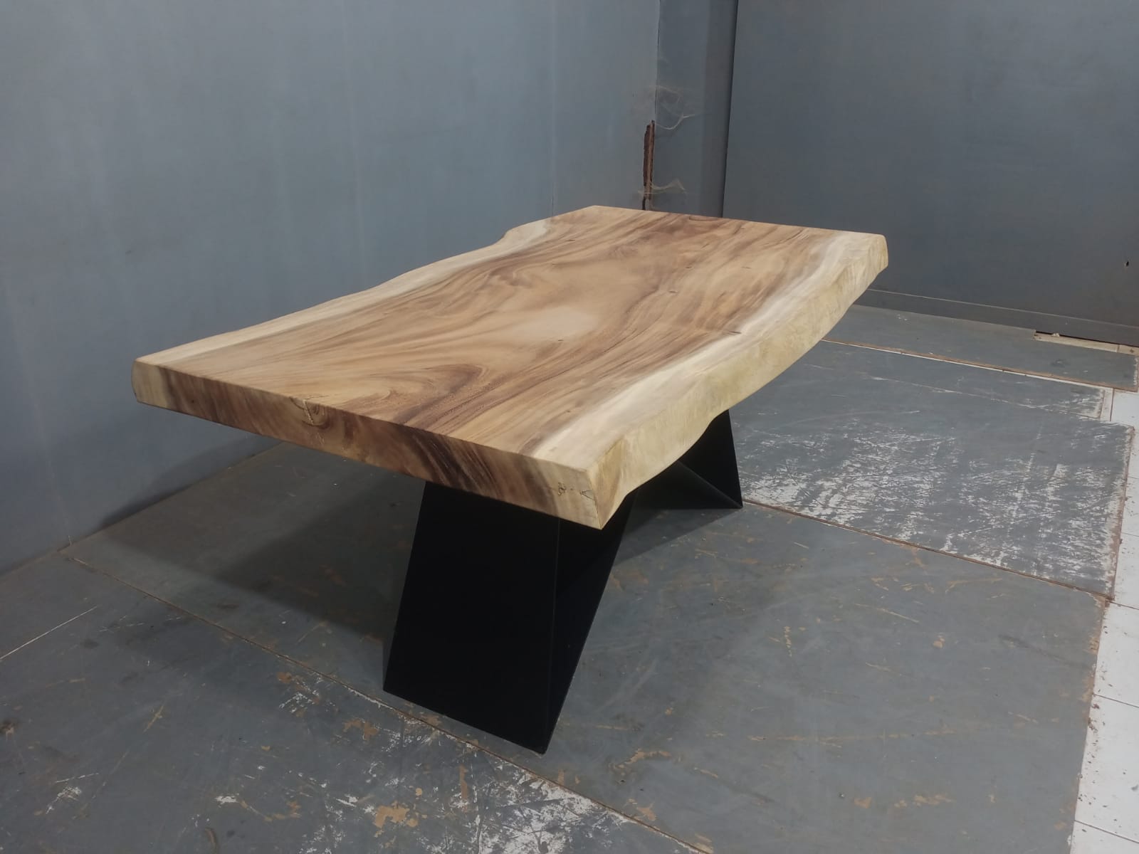 Live Edge Tables