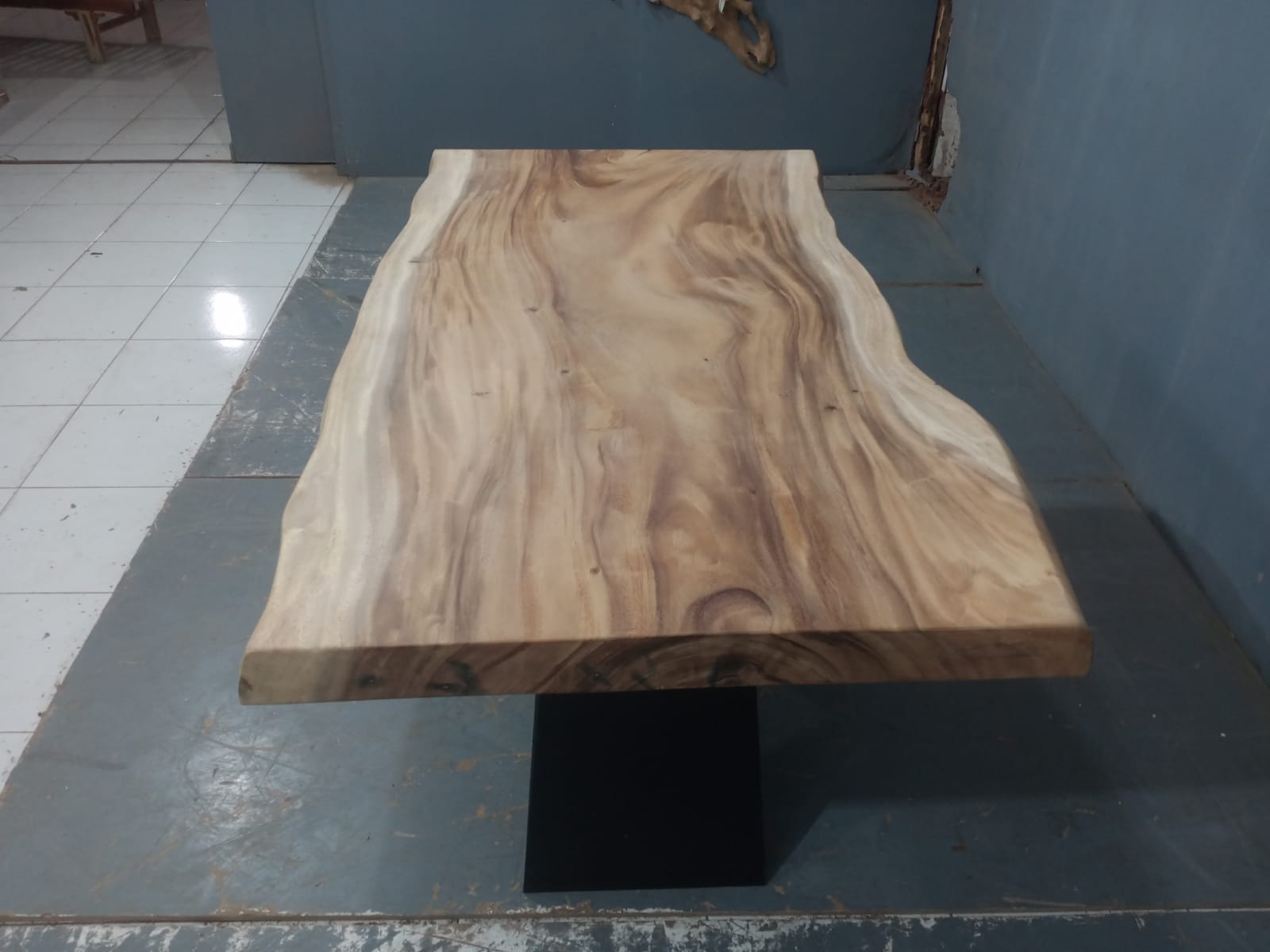 Live Edge Tables