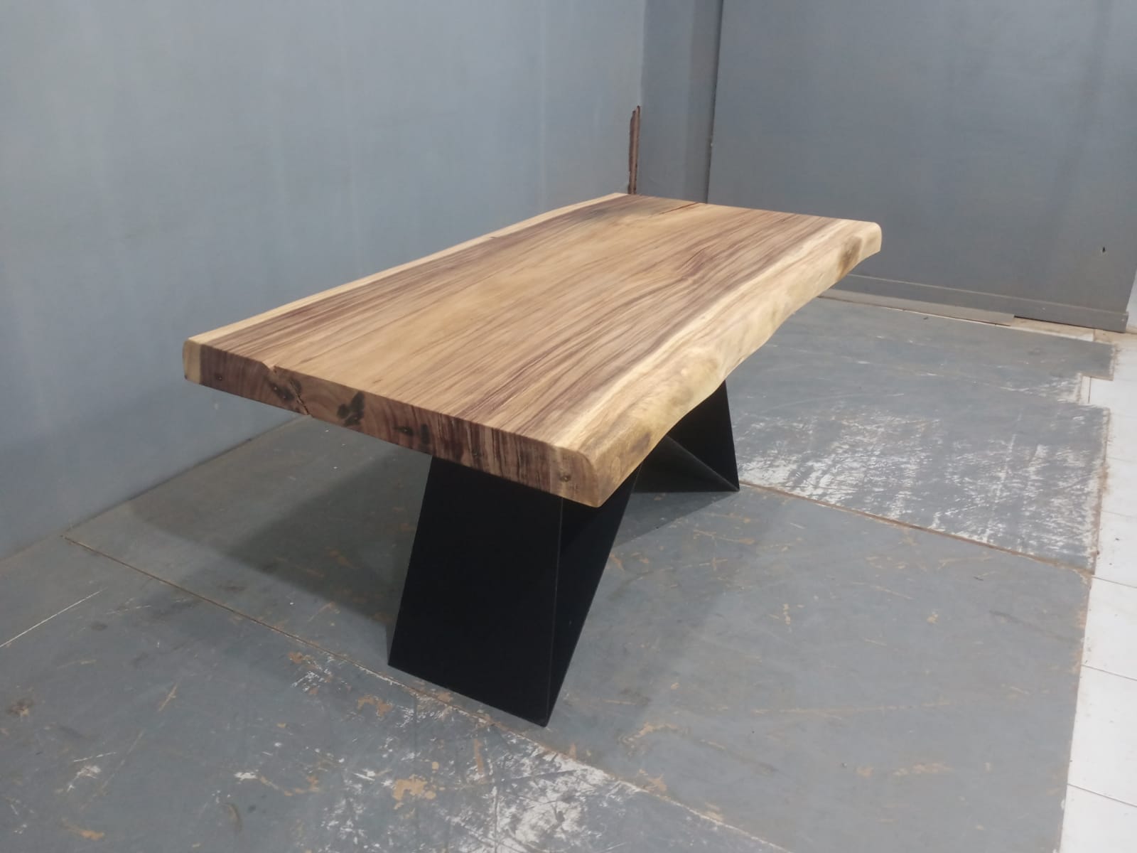 Live Edge Tables