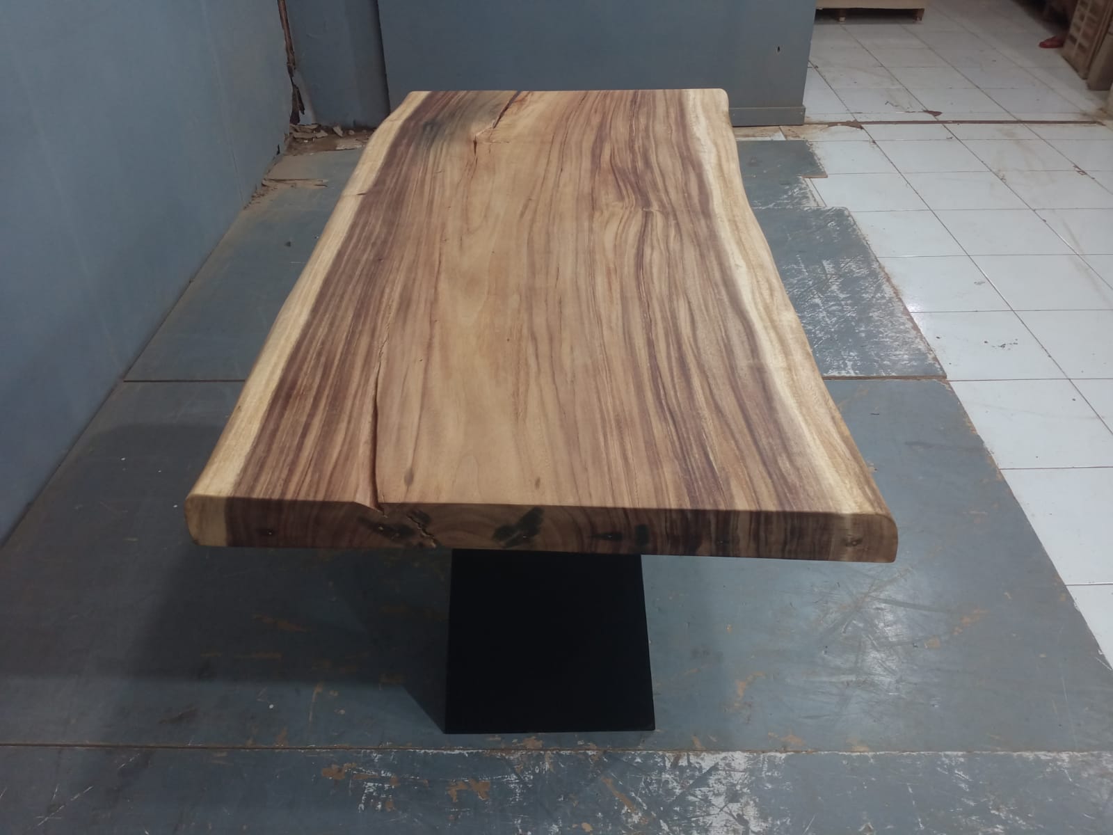 Live Edge Tables