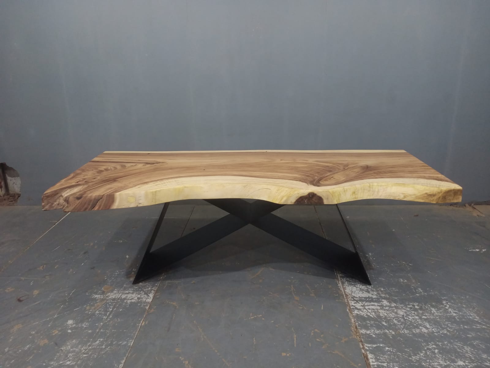 LIVE EDGE TABLES