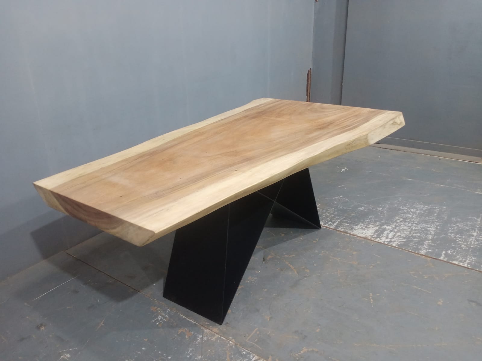 Live Edge Tables