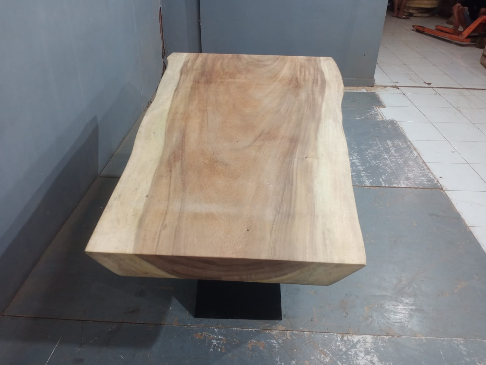 Live Edge Tables