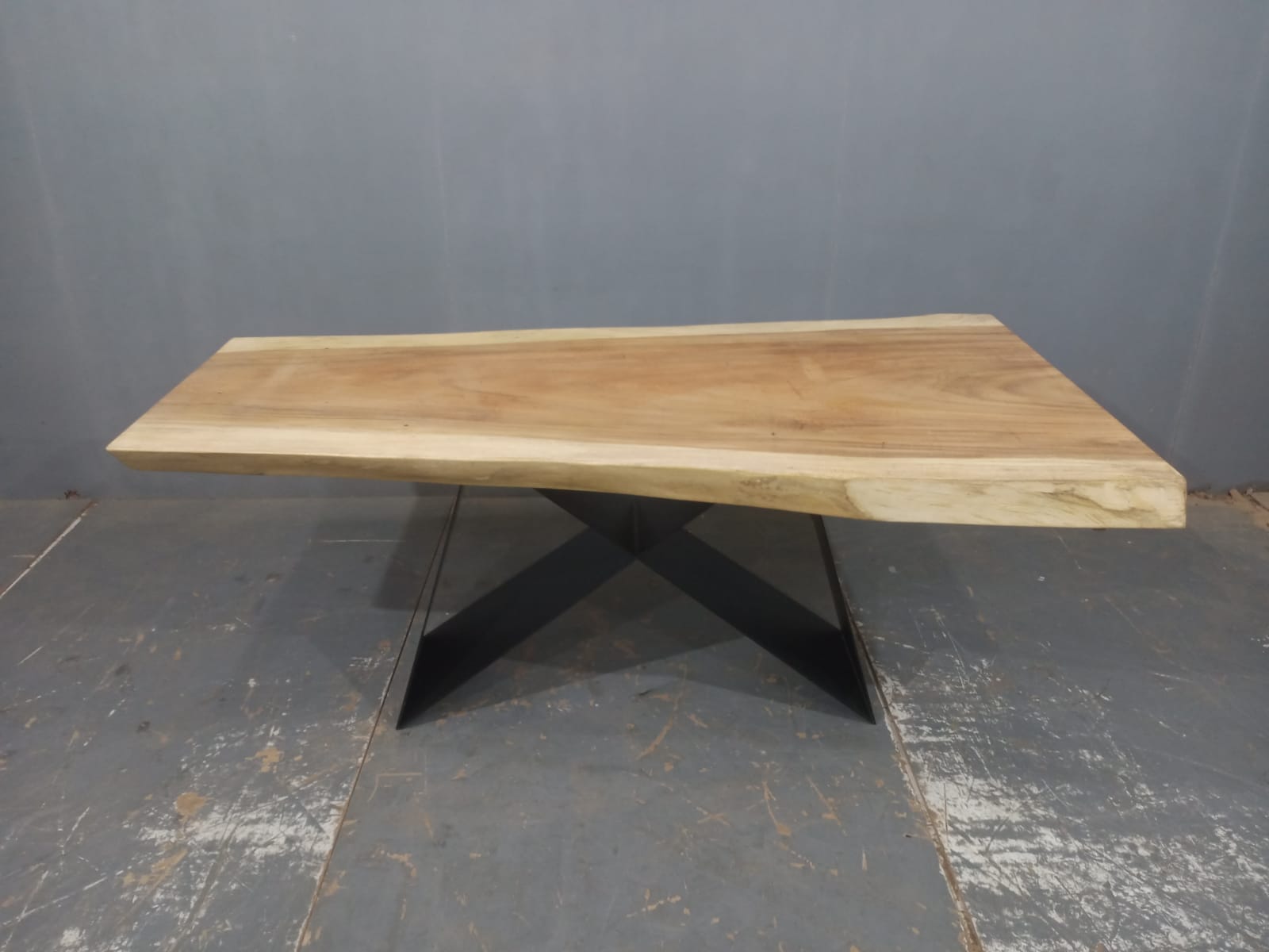LIVE EDGE TABLES