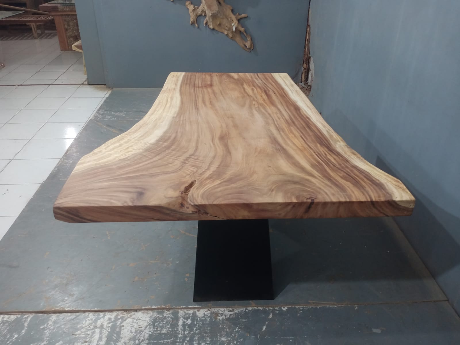 Live Edge Tables