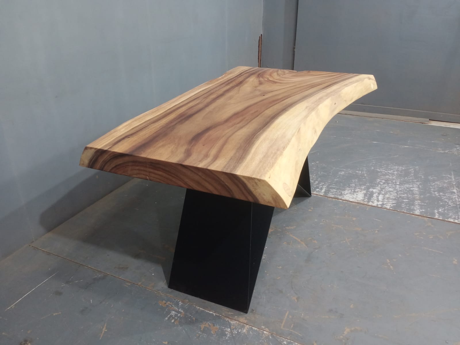 Live Edge Tables