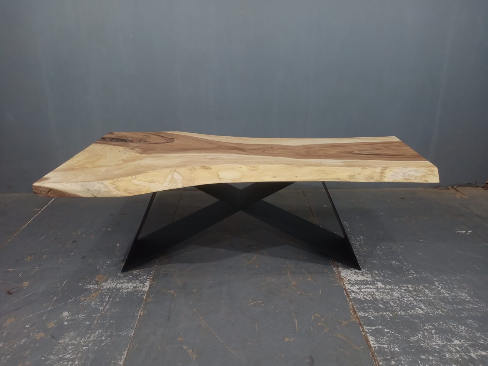 LIVE EDGE TABLES