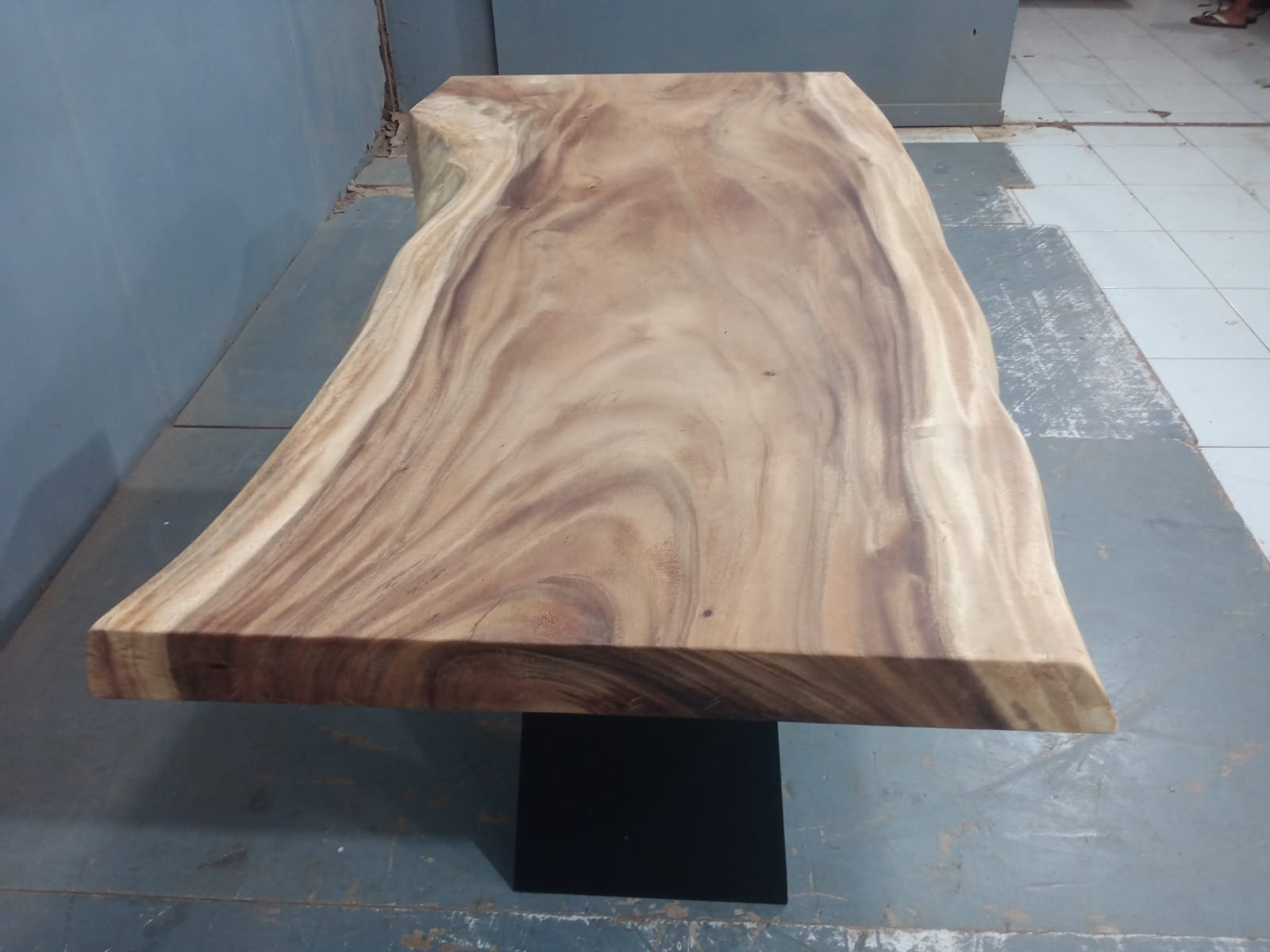 Live Edge Tables
