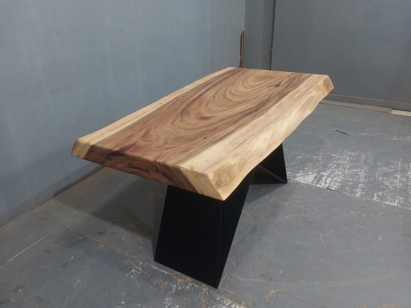 Live Edge Tables