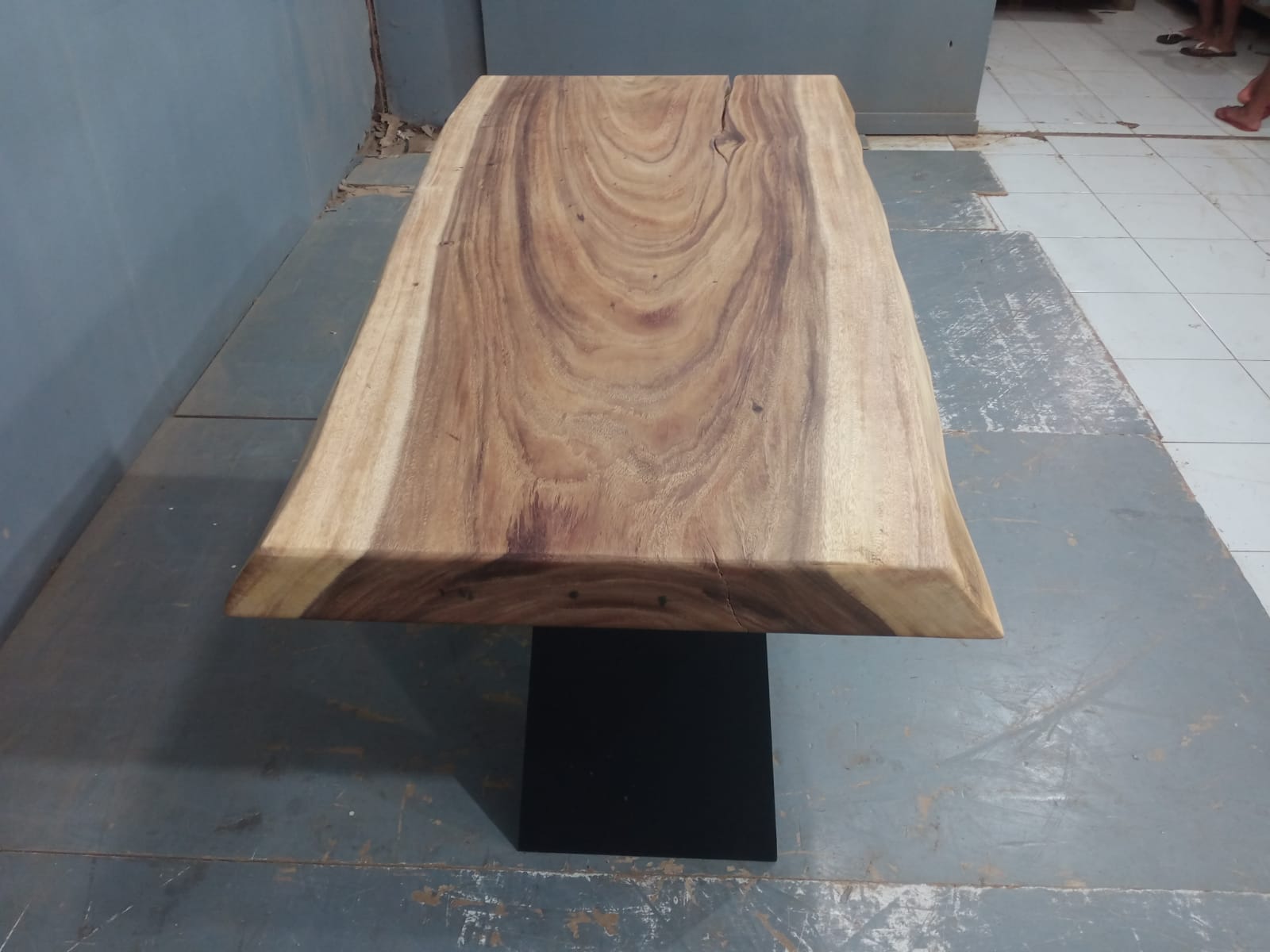 Live Edge Tables