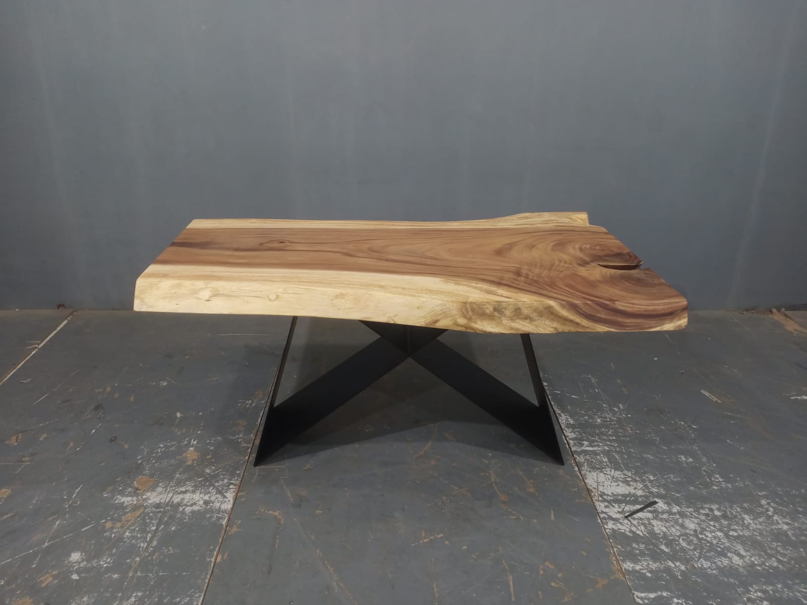 LIVE EDGE TABLES