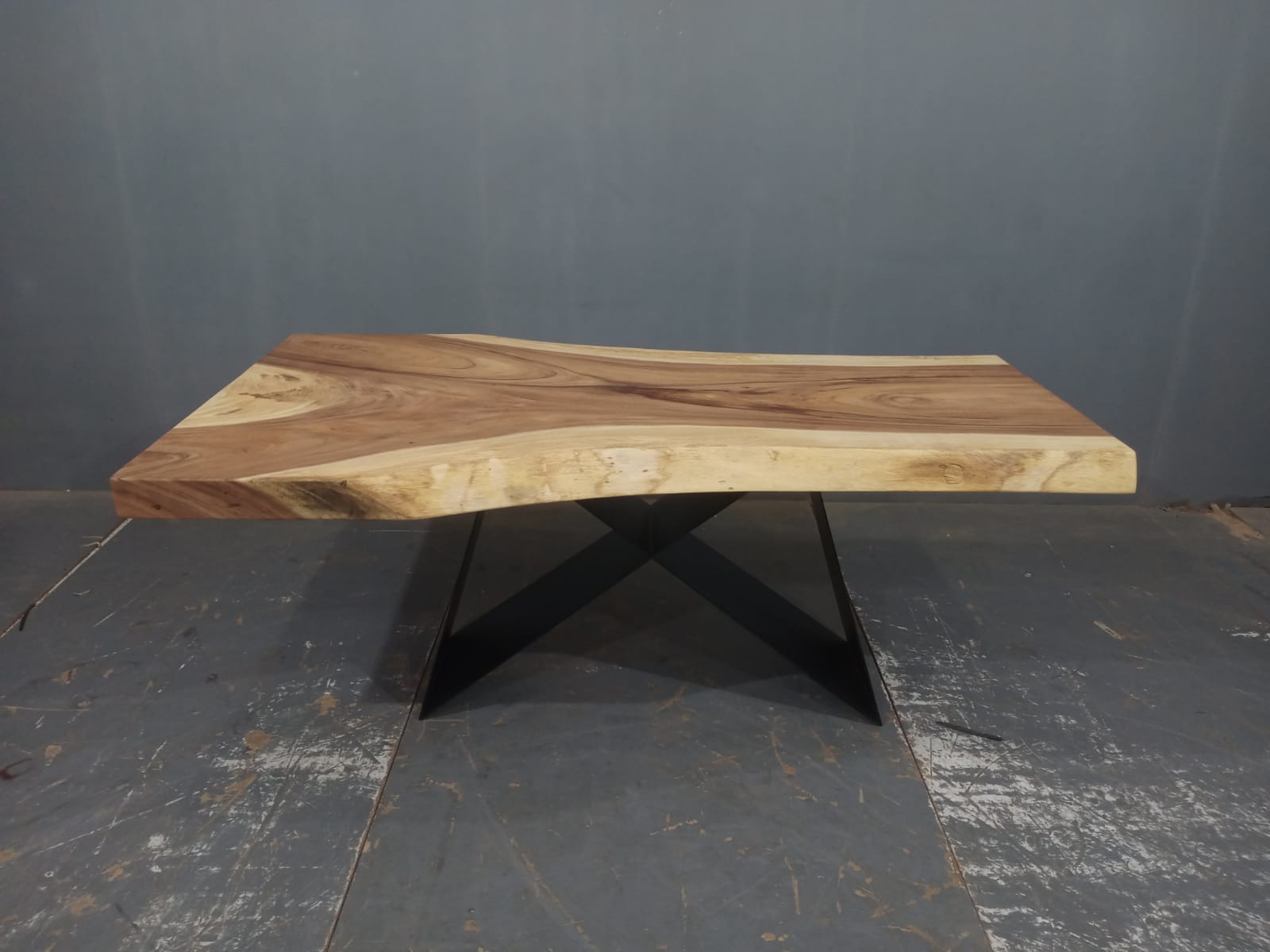 LIVE EDGE TABLES