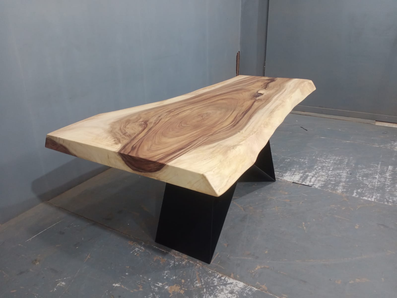 Live Edge Tables