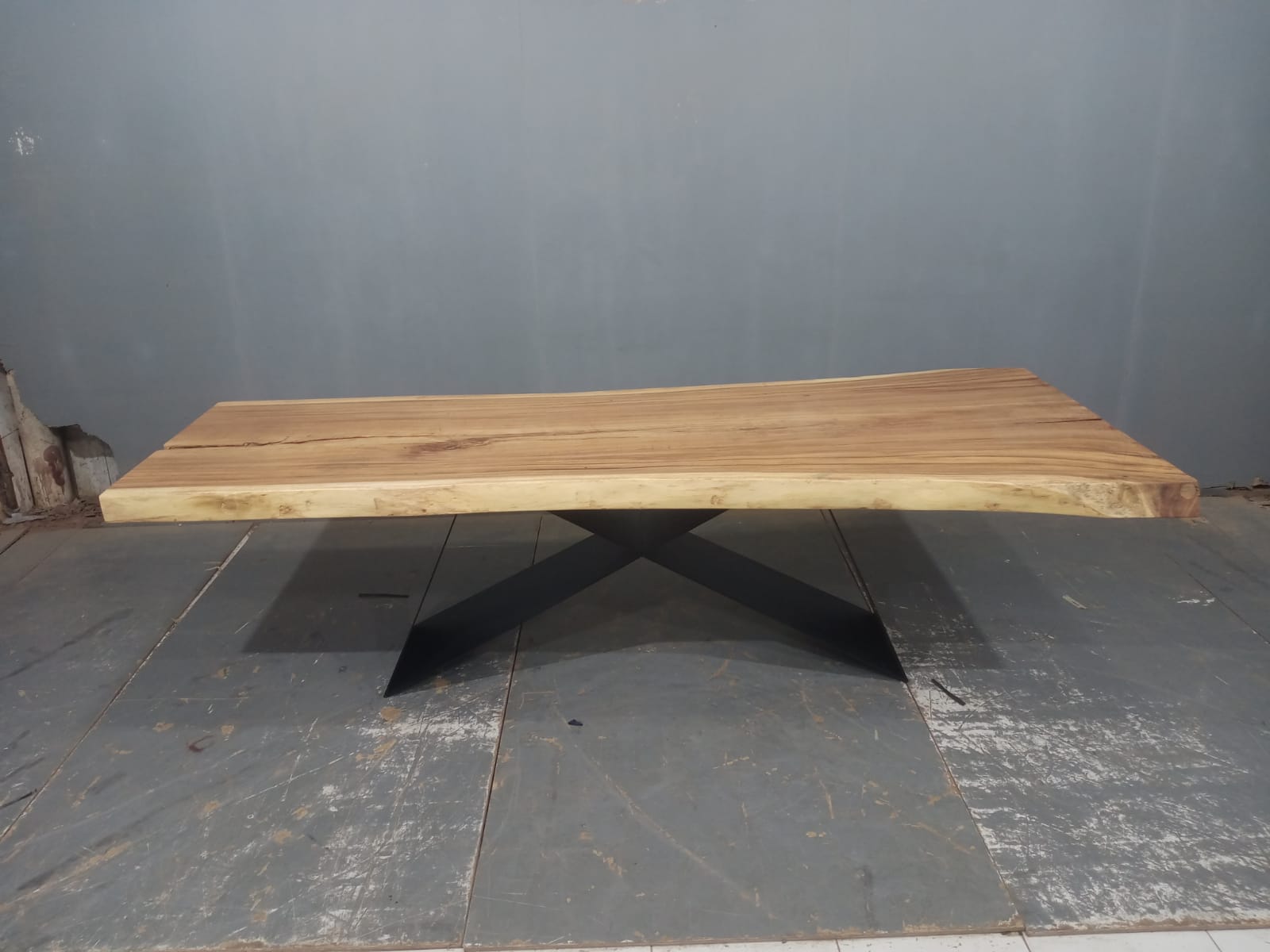LIVE EDGE TABLES