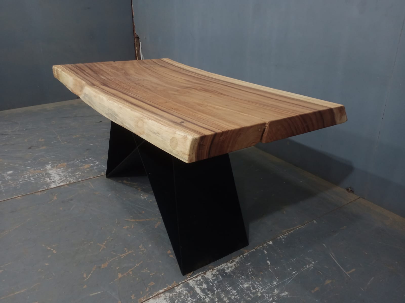 Live Edge Tables