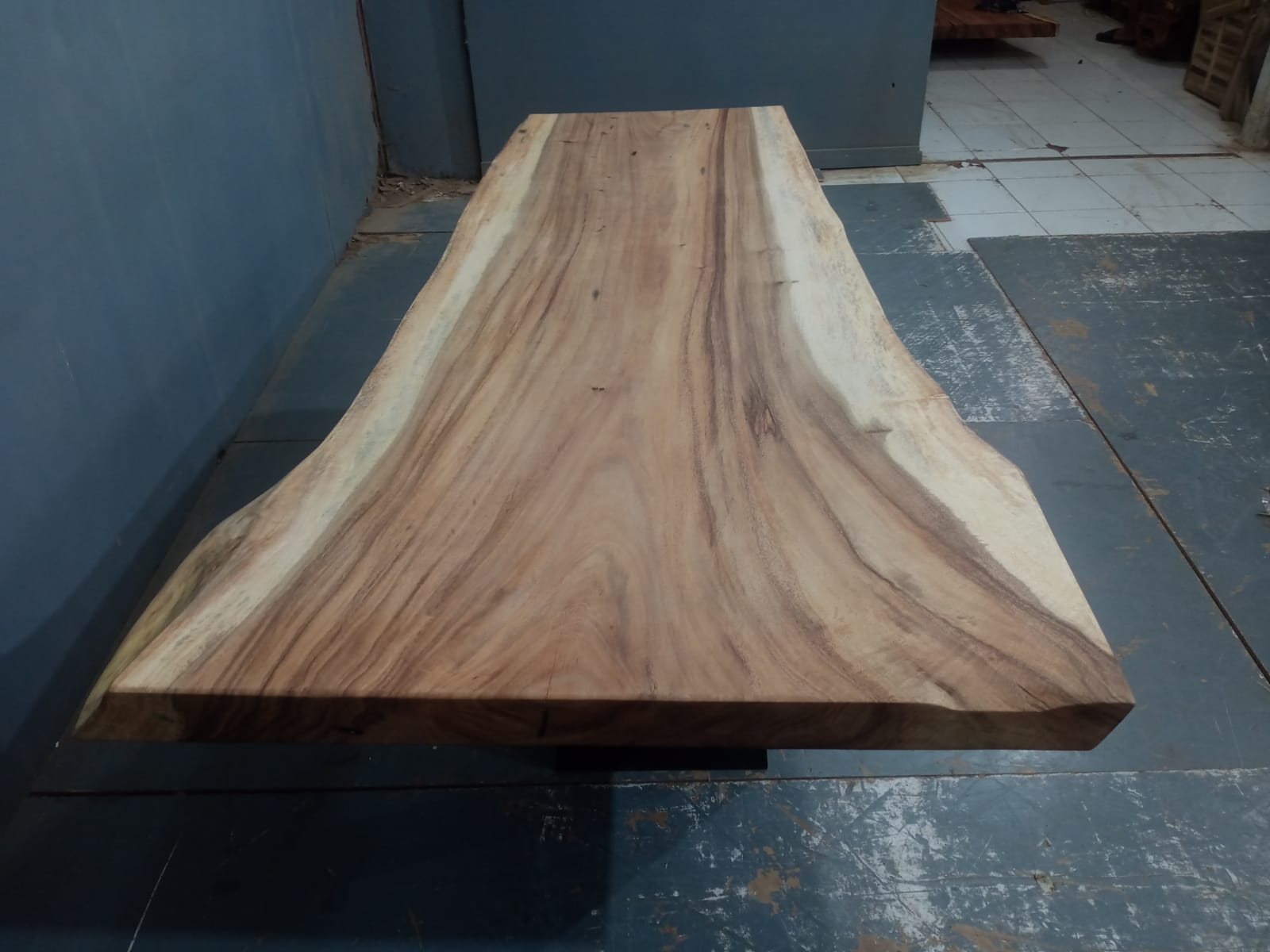 Live Edge Tables