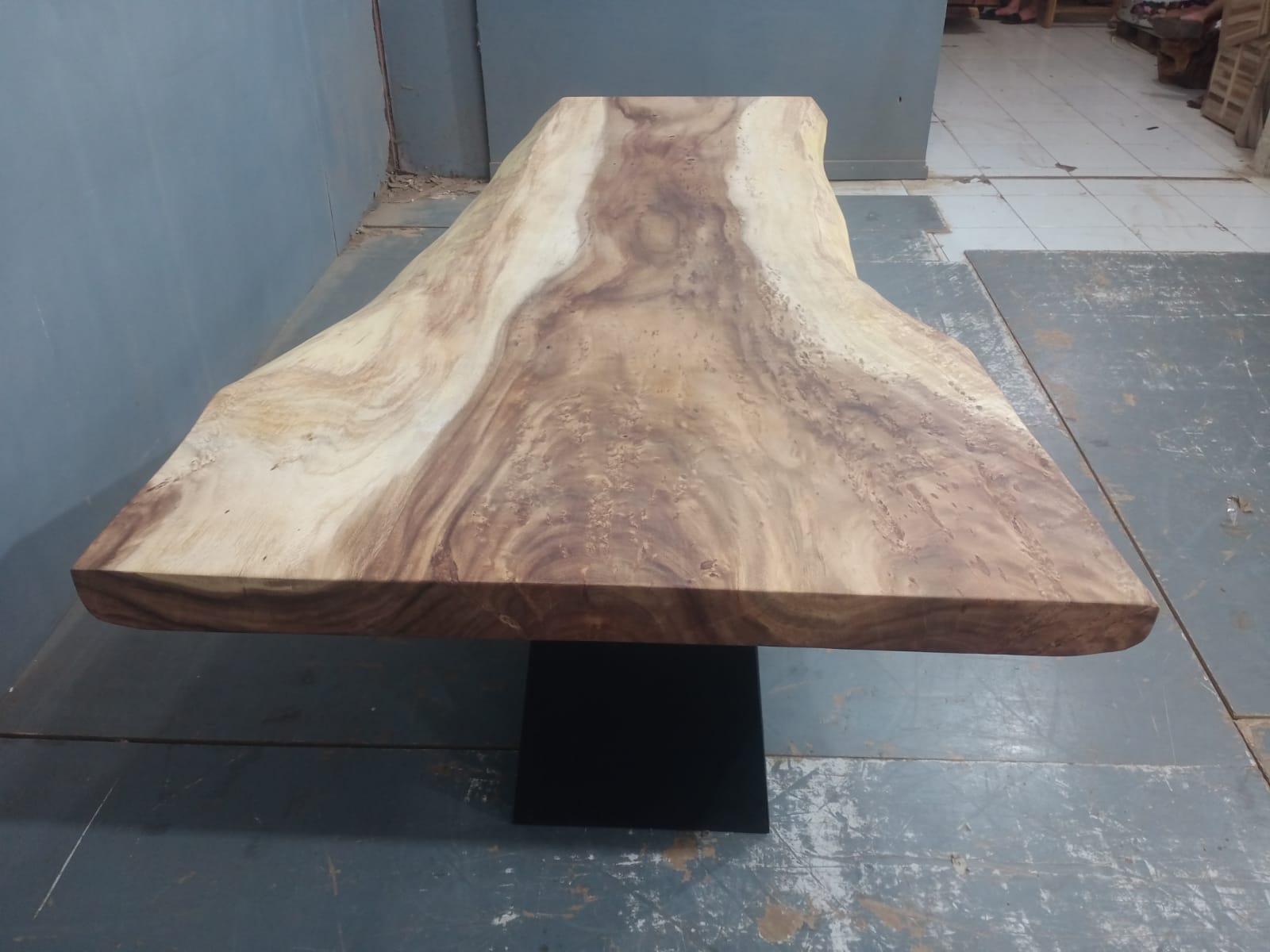 Live Edge Tables