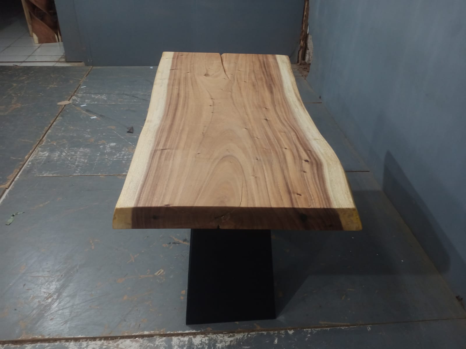 Live Edge Tables