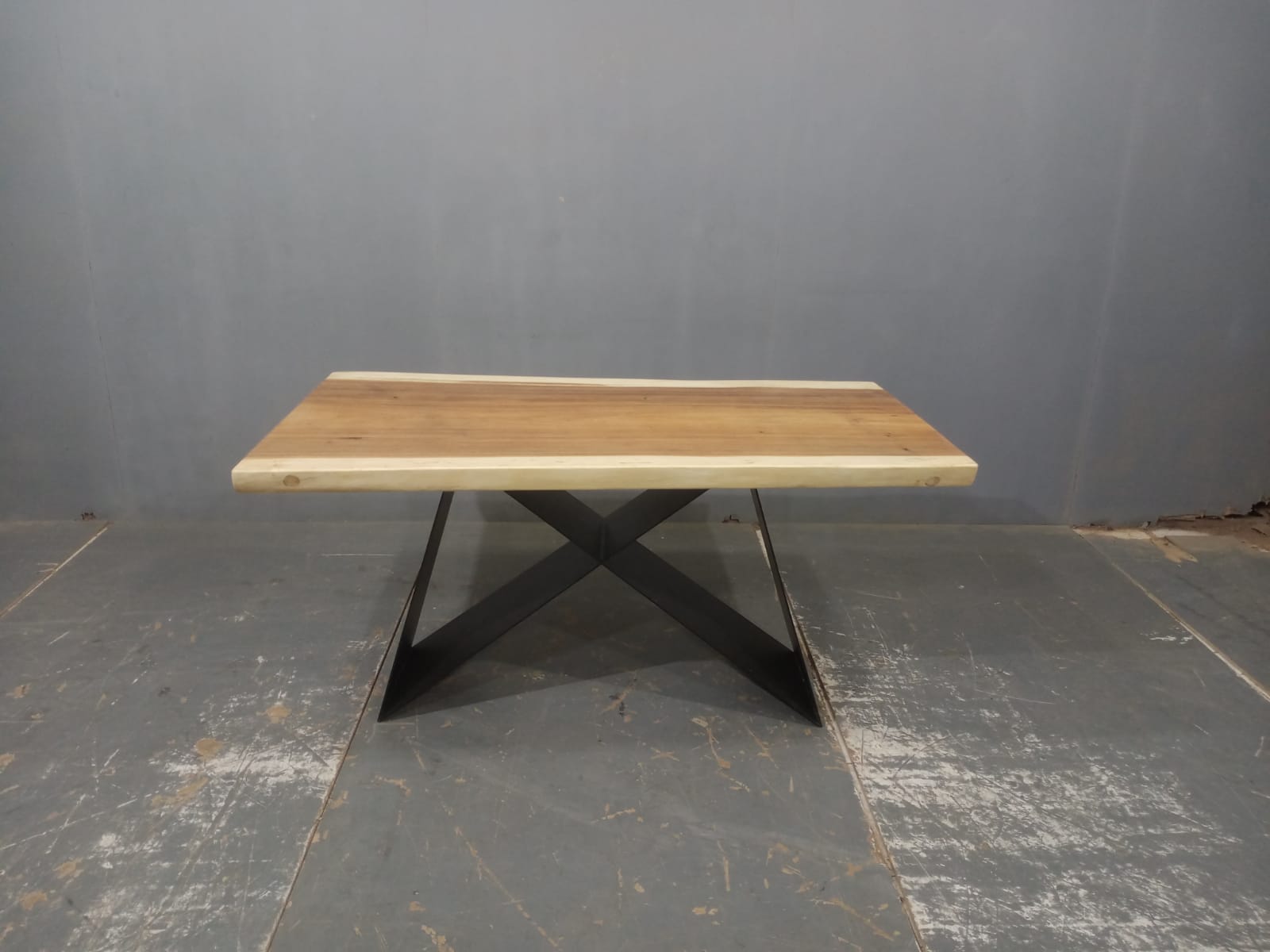 LIVE EDGE TABLES