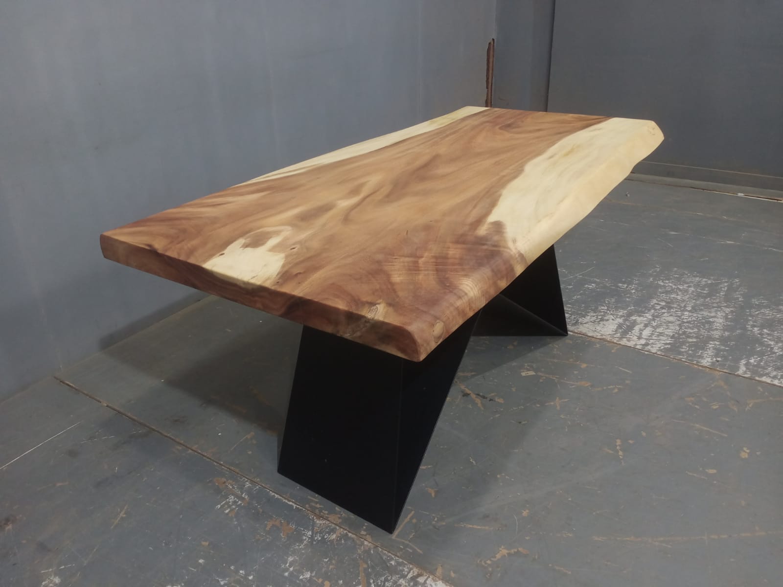 Live Edge Tables