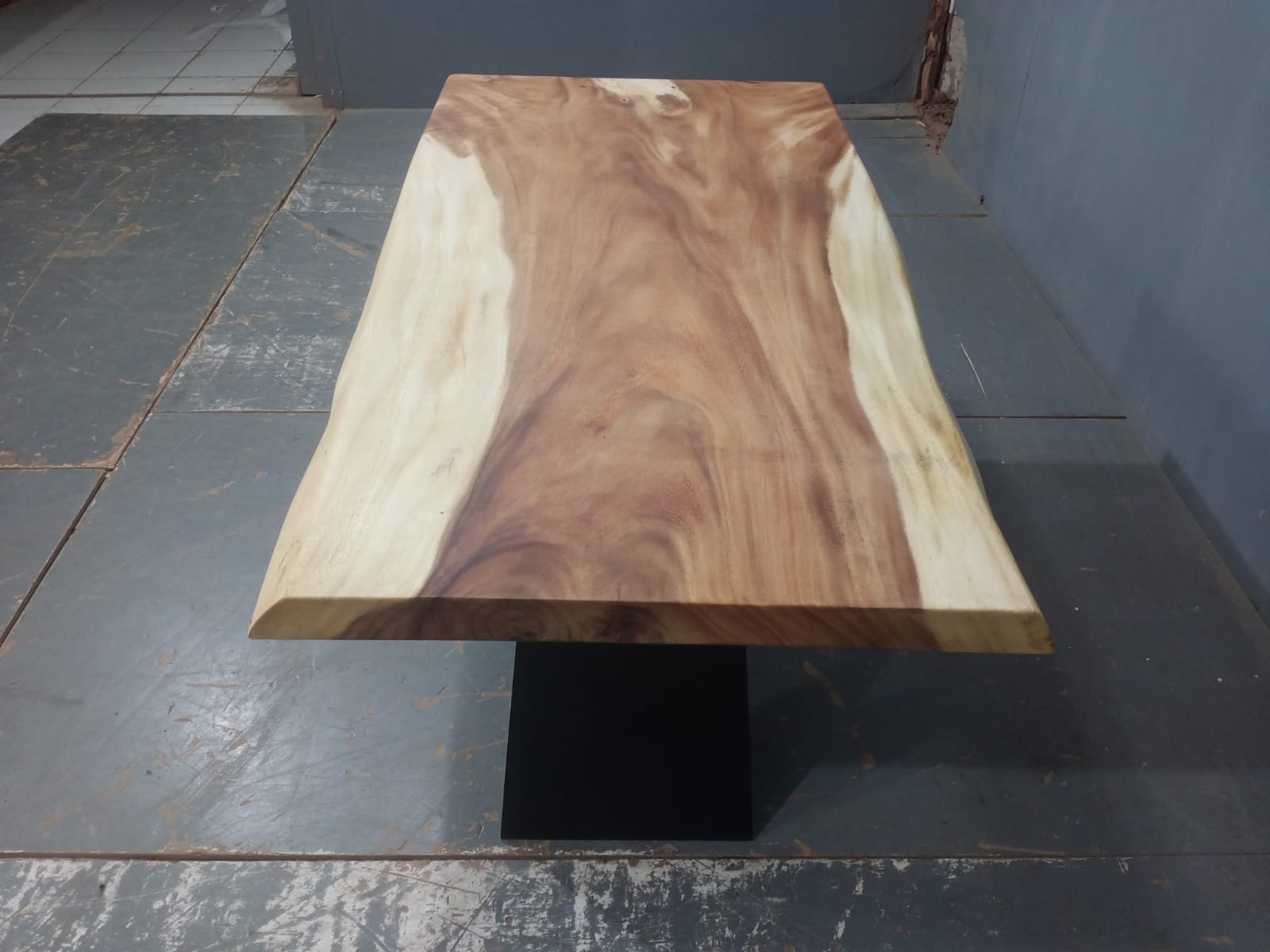 Live Edge Tables