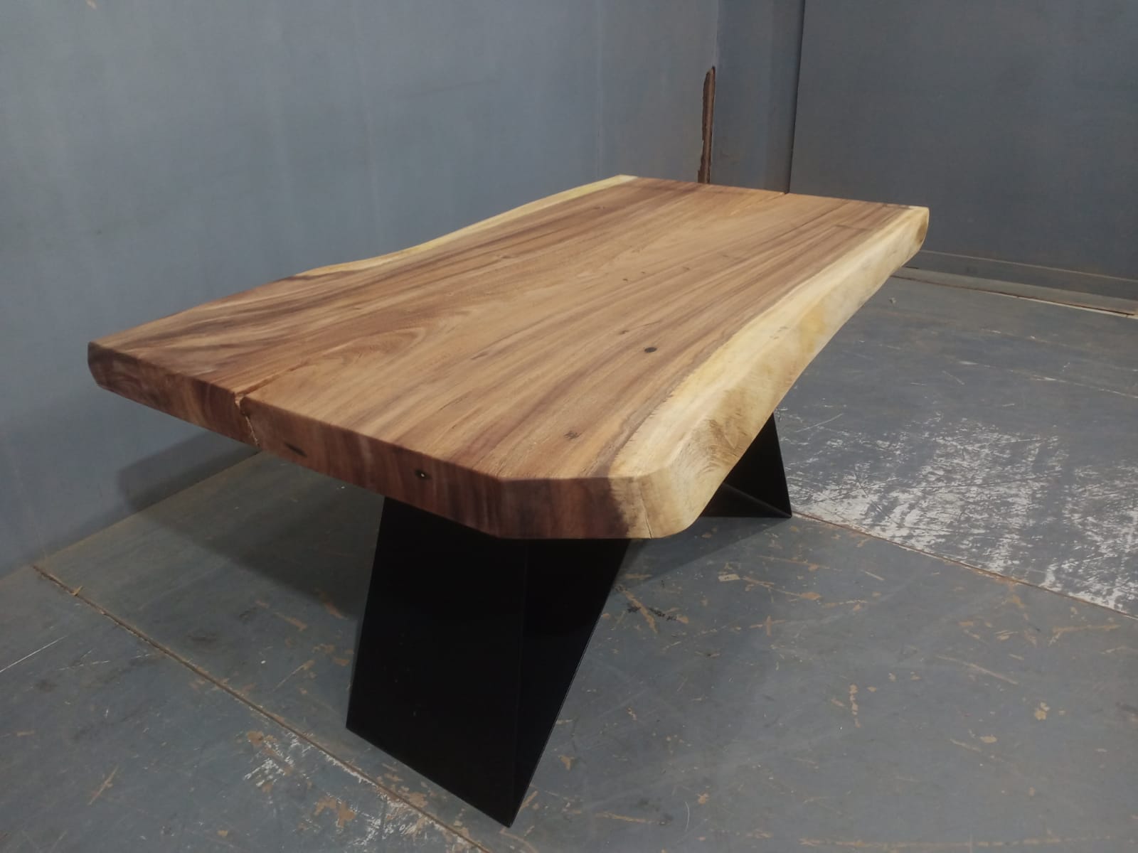 Live Edge Tables