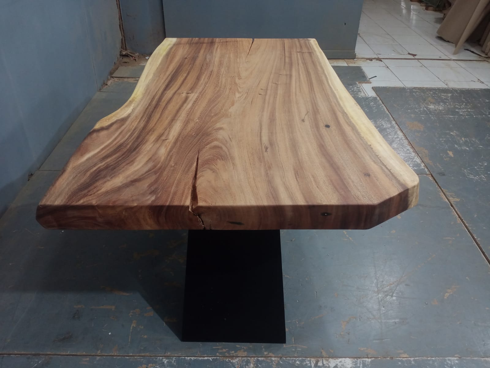 Live Edge Tables