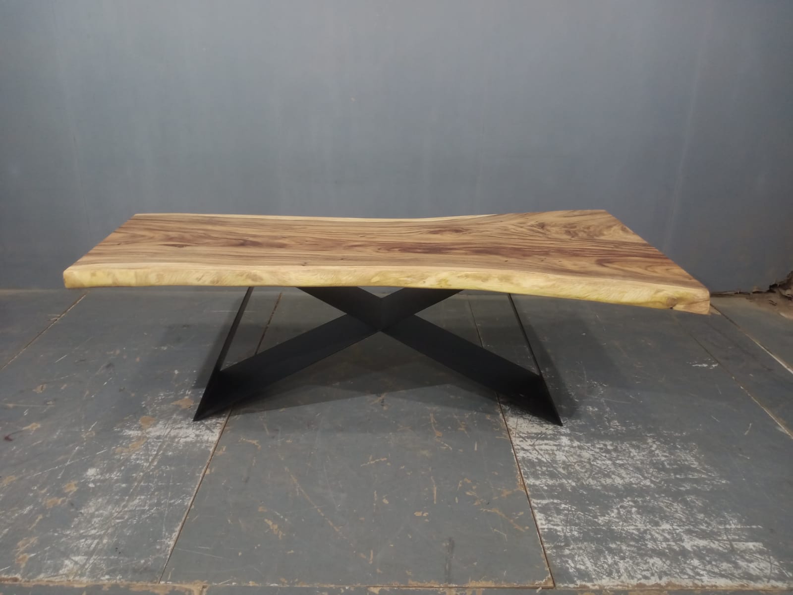 LIVE EDGE TABLES